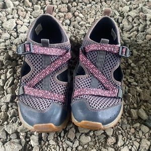 Kids Chaco Odyssey amphibious water shoes Size 5